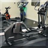 X04. Life Fitness E5 elliptical trainer. 